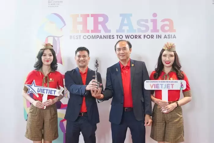 Vietjet nhiều năm liên tục nhận giải thưởng "Nơi làm việc tốt nhất châu Á" do HR Asia Award trao tặng.