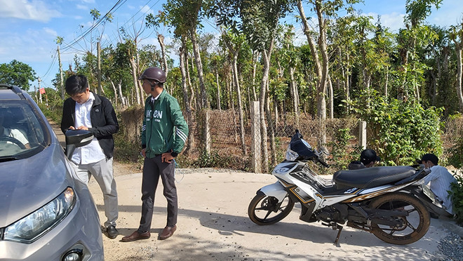 Hàng ngàn người kéo đến xã Bình Ba mua bán đất cả ngày lẫn đêm