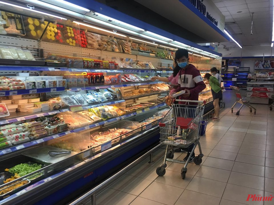 Siêu thị Co.opmart bác tin đóng cửa
